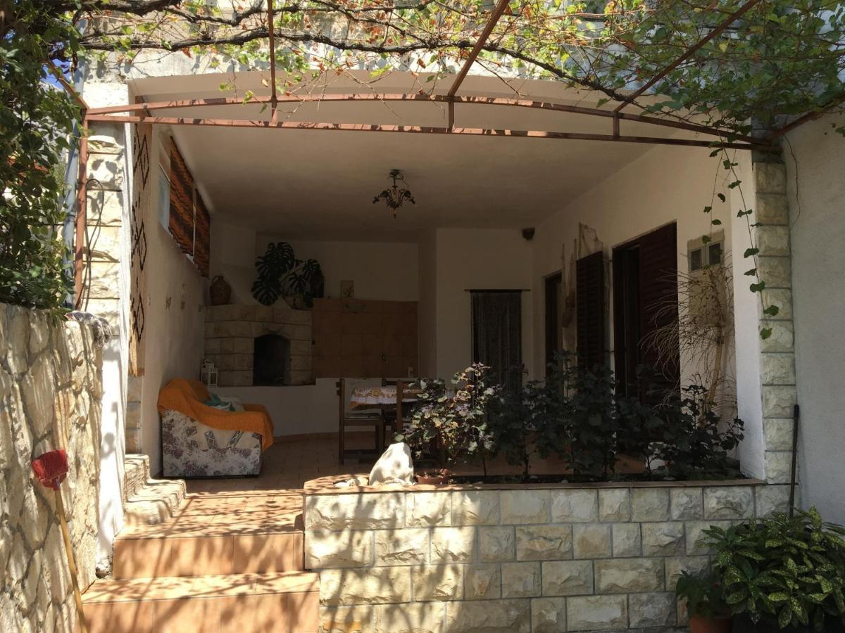 Apartments With A Parking Space Ivan Dolac, Hvar - 15784 Exterior photo