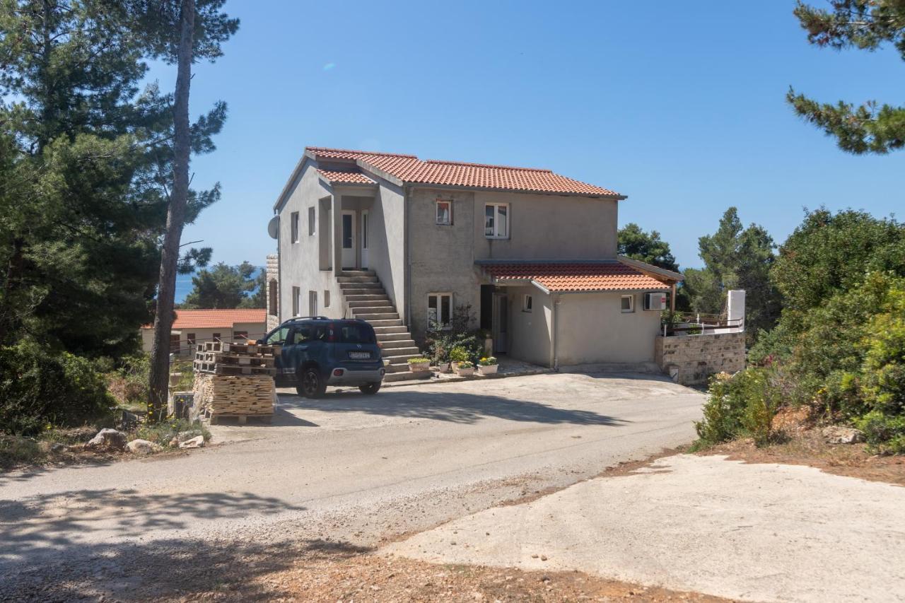 Apartments With A Parking Space Ivan Dolac, Hvar - 15784 Exterior photo